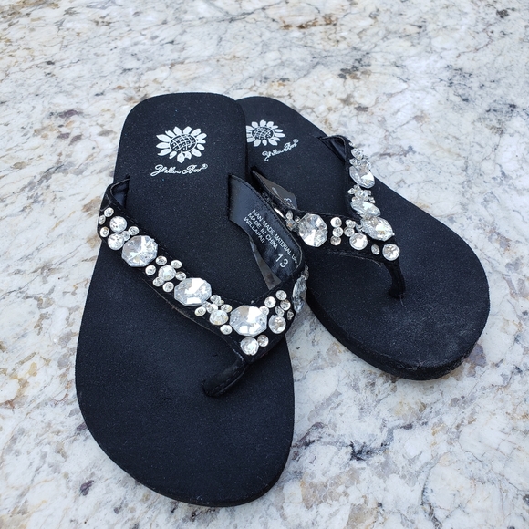 kids yellow box flip flops